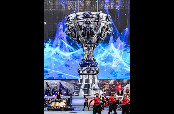 冠军阵容基石已进入离队倒计时，FPX需尽早找到接班人