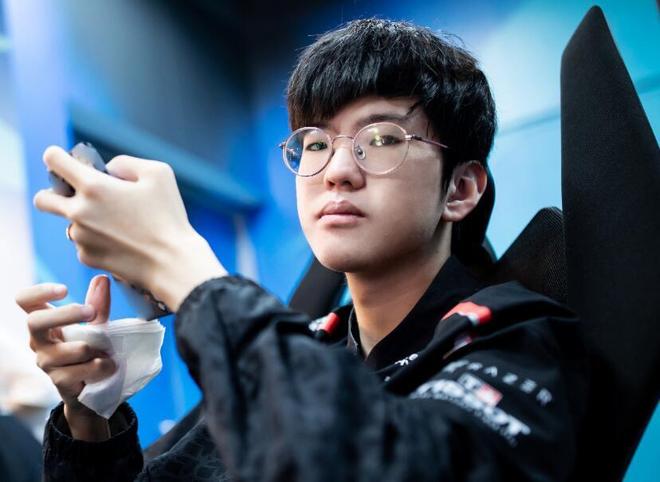 T1发布学院队纪录片“About T1A”