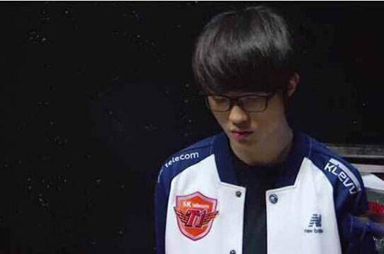 【战报】2025LPL春季赛TES 2-0 WE，TES锁定常规赛第三