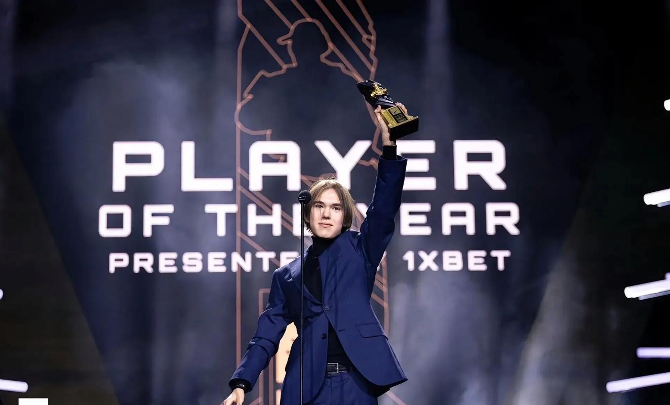 B8 击败 BetBoom Team 以进入 CCT 全球总决赛 2025 决赛