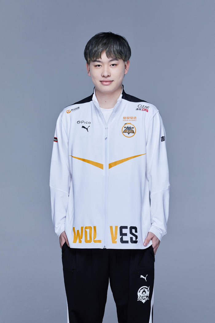 疯狂暗示？DOTA2 SumaiL或将加盟Nigma